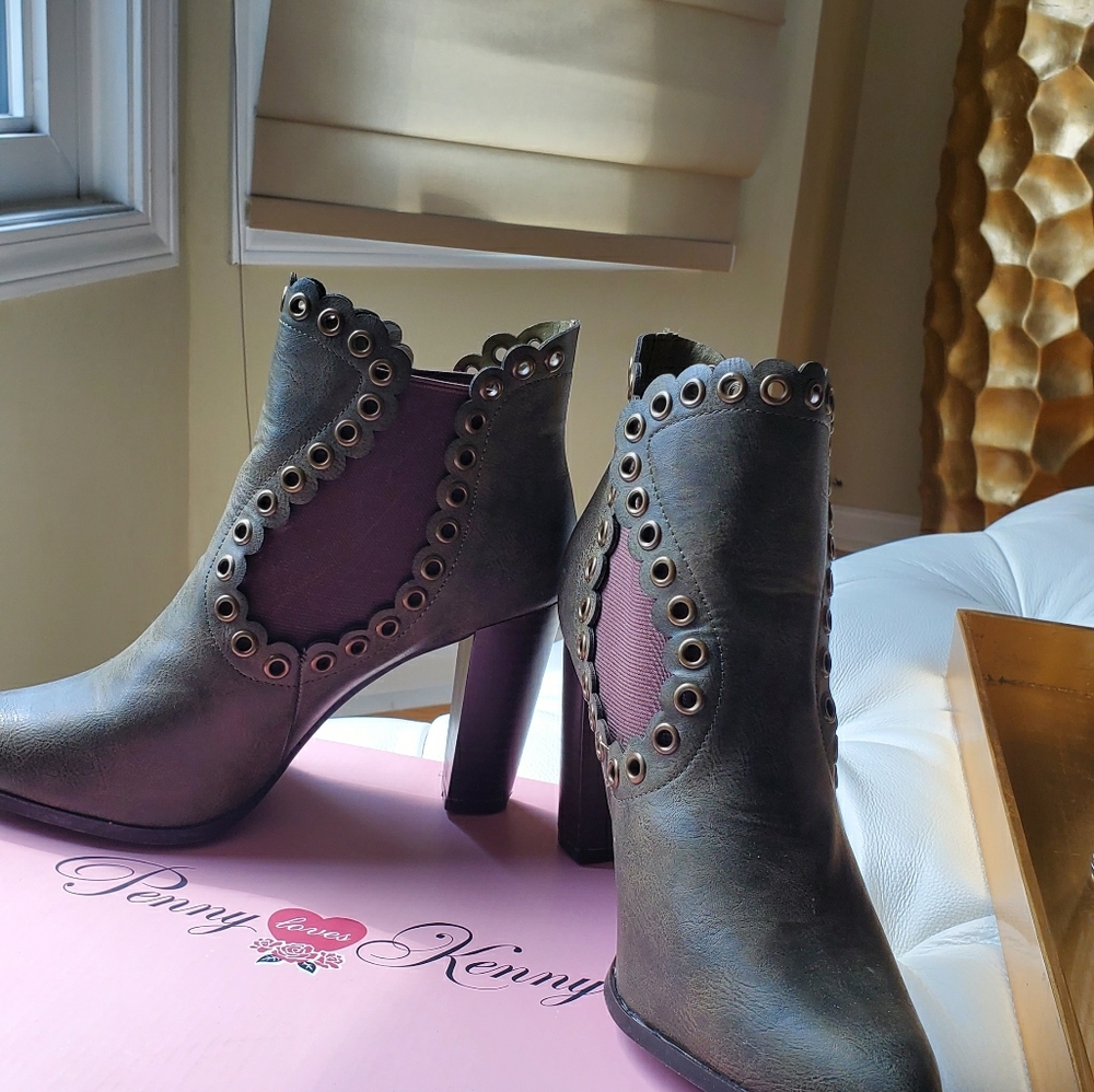 Ankle boots
